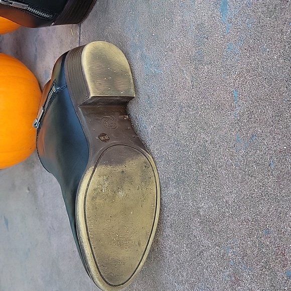 Lucky Brand ankle booties 8 - Picture 2 of 6